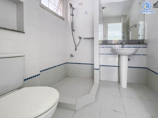 *****บ้านเดี่ยวมือสองย่านนนทบุรี แบรนด์ LH ม.ชลลดา บางใหญ่-เซ็นทรัลเวสต์เกต หลังมุม เนื้อที่ 59.4 ตร.ว. ฟังก์ชัน 3 ห้องนอน 2 ห้องน้ำ จอดรถได้ 2 ที่จอดรถ พร้อม Facilities ครบครัน บนทำเลเดินทางสะดวก เชื่อมต่อถ.กาญจนาภิเษก ใกล้รถไฟฟ้าสายสีม่วง "สถานีคลองบางไผ่"